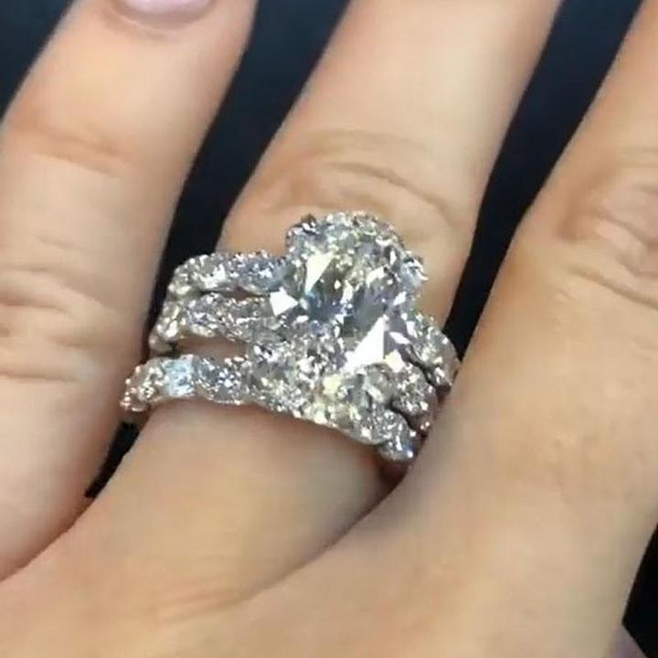 Greta – Ring med silverdiamant och dekoration.