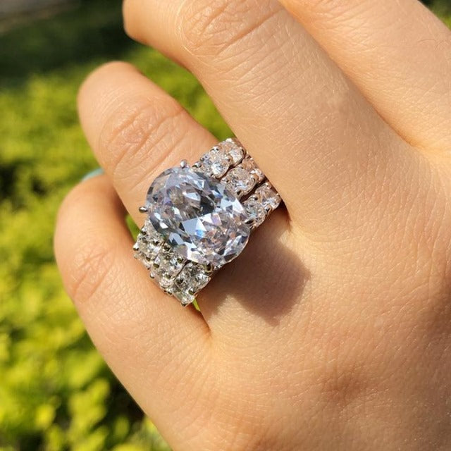 Greta – Ring med silverdiamant och dekoration.