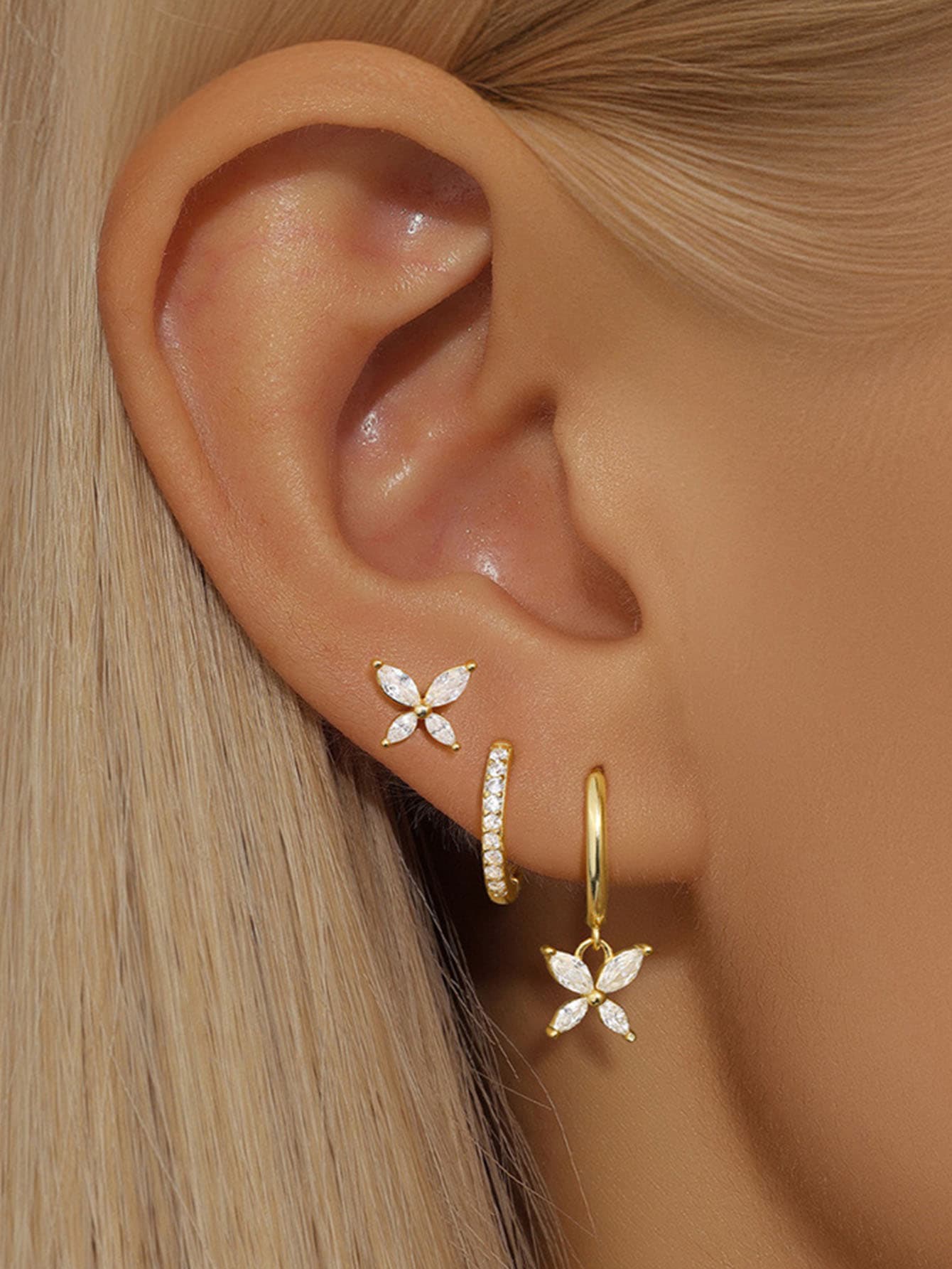 Patricia – Guldörhängen med fin struktur.