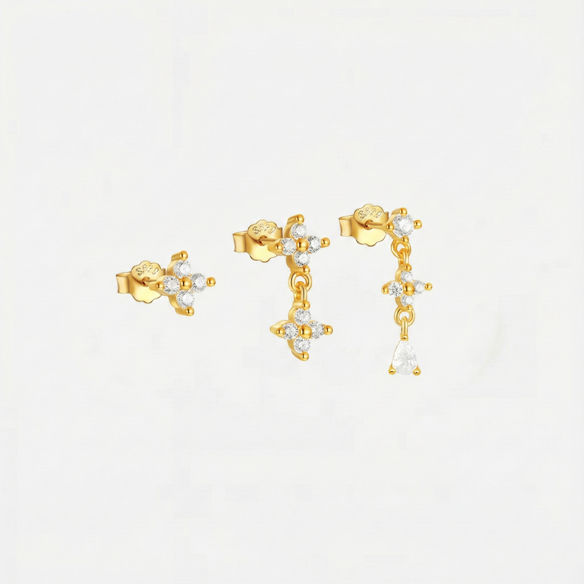 Anika – Guldörhängen med diskret rörelse.